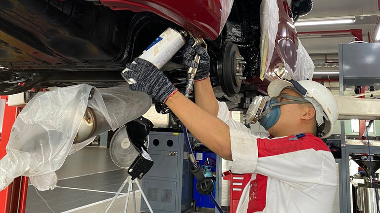 5 LỢI ÍCH BẠN NÊN BIẾT VỀ SƠN PHỦ GẦM XE Ô TÔ